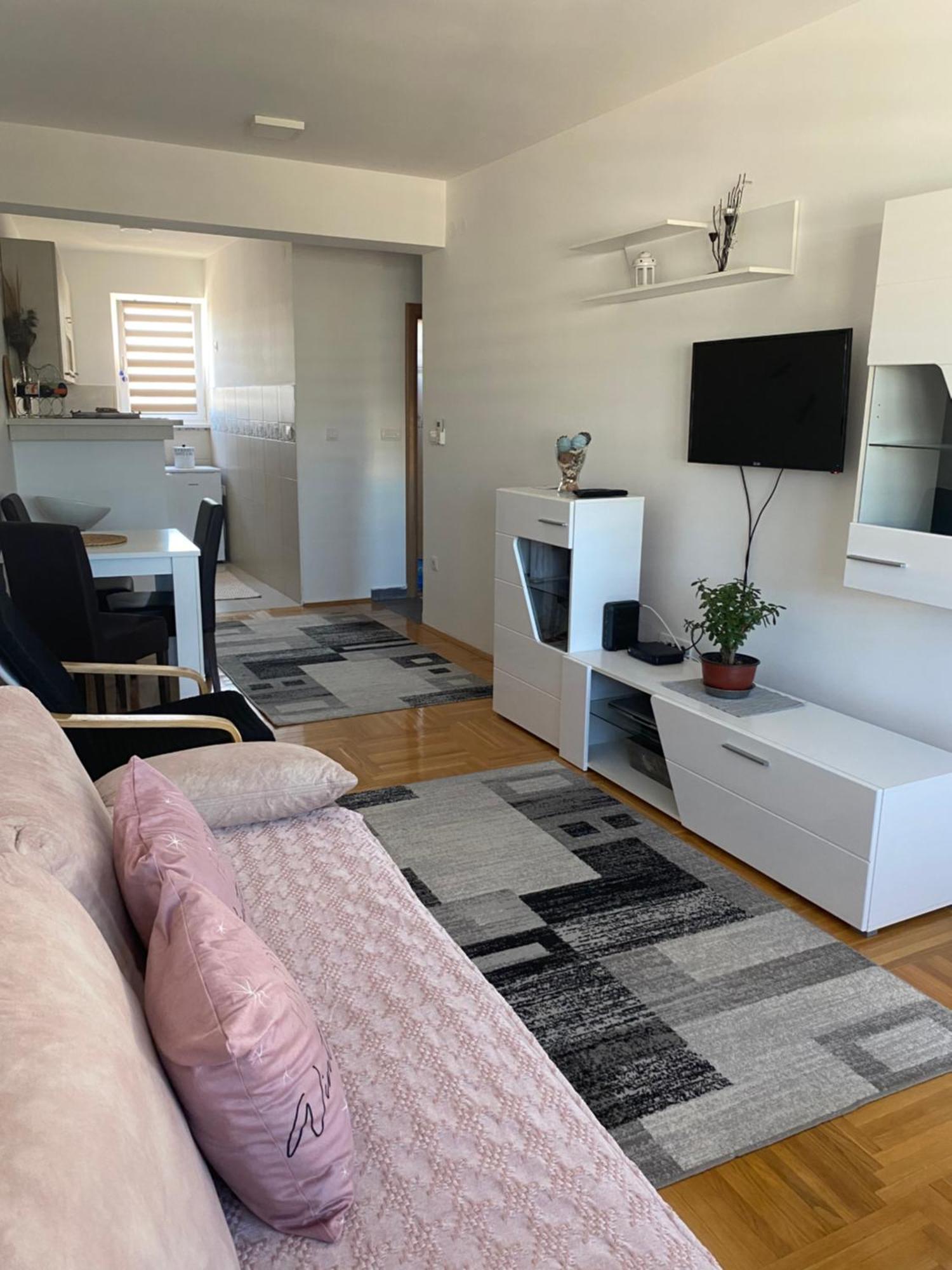 Mka Suite Kragujevac Ngoại thất bức ảnh